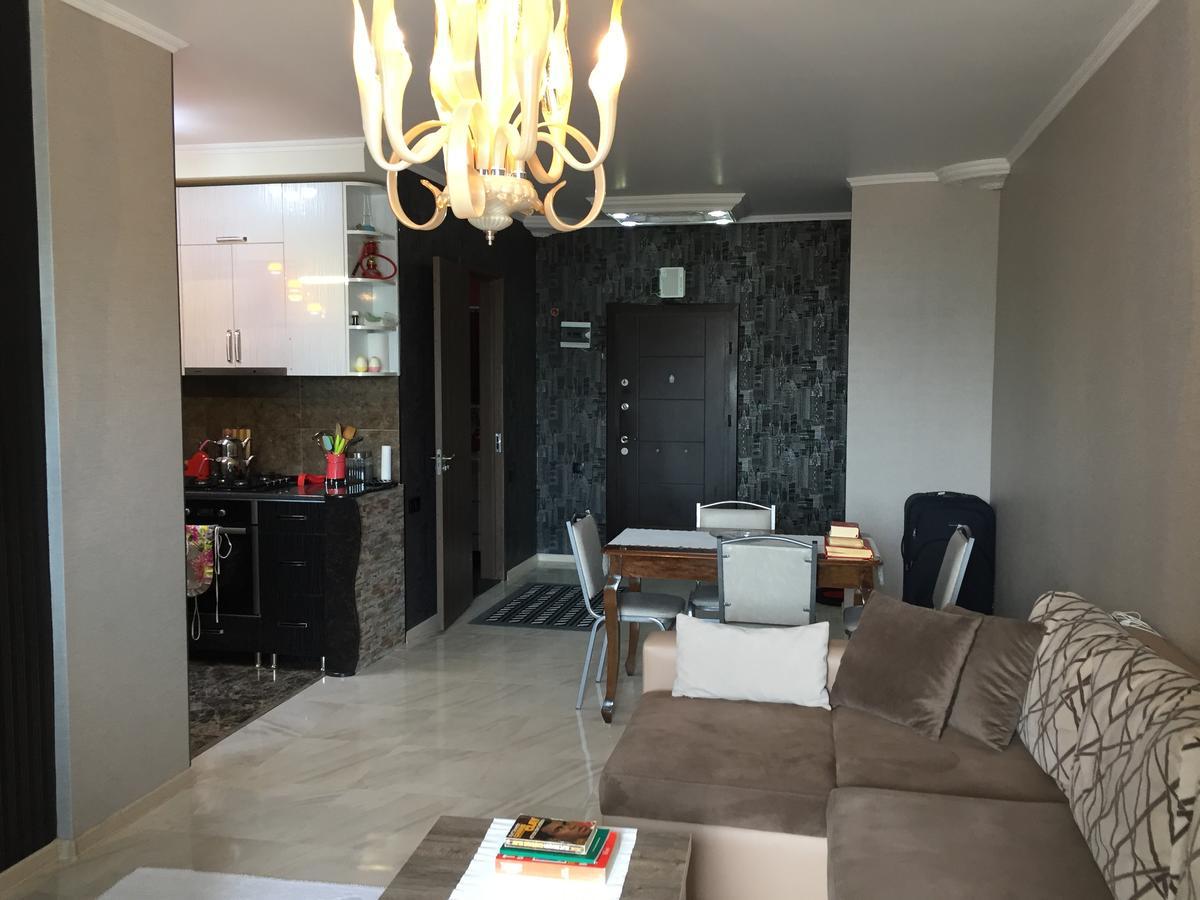 Apartment In Yalchin Star Residence Batumi Exterior photo
